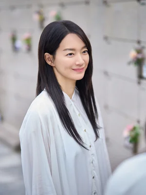 ‘The Eye: The Gaze’ Shin Min-a Transforms into Twin Sisters in One Role—1 Person, 2 Characters! A Meticulous Performance of the Eyeballs!