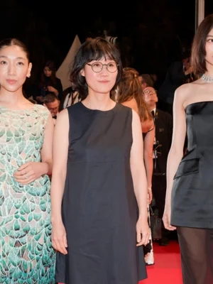『ドーラ』キム・ドヨン、安藤サクラ、チョン・ジュリ監督 カンヌ映画祭レッドカーペット 華やかな瞬間を電撃公開！