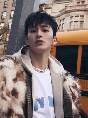 NCT: Mark se disculpa oficialmente por un atuendo con el emblema de la Confederación, símbolo del racismo