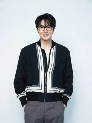 Sung Si-kyung to Sing Japanese Hit Songs He Chose Himself in September Remake Album Release