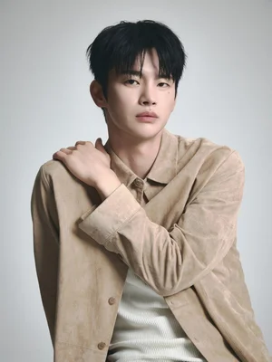 [Photo&] « Je ne lui ressemble même pas d’un degré » : Seo In-guk choisit de nouveau trois dramas de bureau, la vraie raison