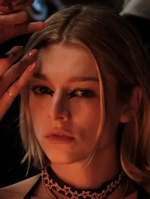 Más que una transformación actoral: Elliot Page en 〈Odisea〉 y otros cineastas trans de Hollywood