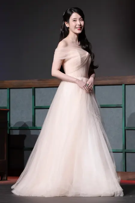 open lace back dress Curve&Plus White Horse Princess Dress in Stock / 2XL