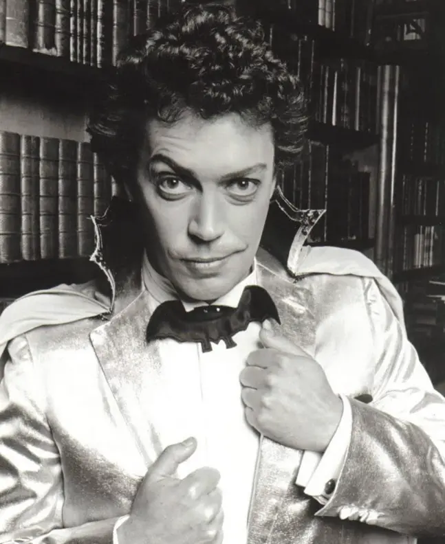 Redes sociales de Tim Curry