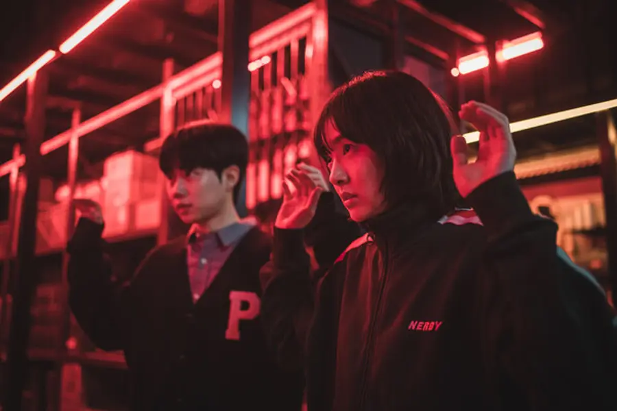 〈킬러들의 쇼핑몰〉 스틸컷 (사진제공 = 디즈니플러스)​