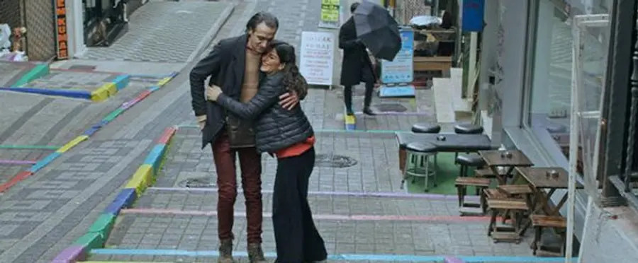 〈노 베어스〉 유럽으로 망명을 꿈꾸는 중년의 연인