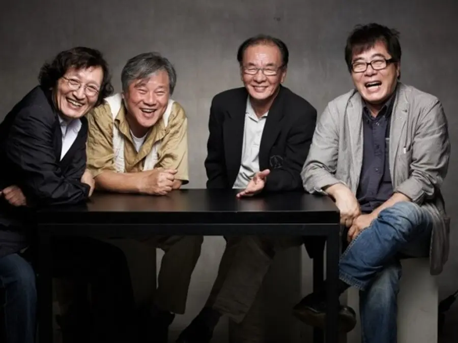 단편 〈처용무〉로 정지영, 이장호, 박철수 감독과 함께 했던 옴니버스 영화 〈마스터클래스의 산책〉(2013). 이두용 감독은 오른쪽에서 두번째.
