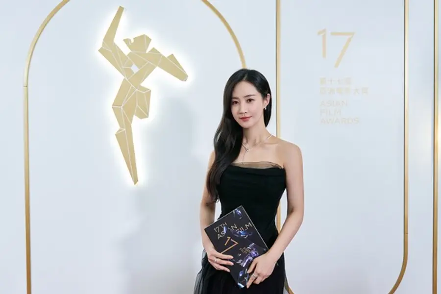 음향상 시상자로 나선 배우 권유리