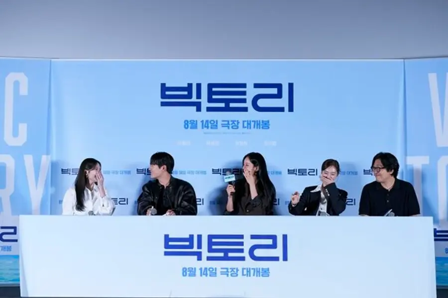 (왼쪽부터) 배우 조아람, 이정하, 이혜리, 박세완, 박범수 감독. 사진제공=㈜마인드마크