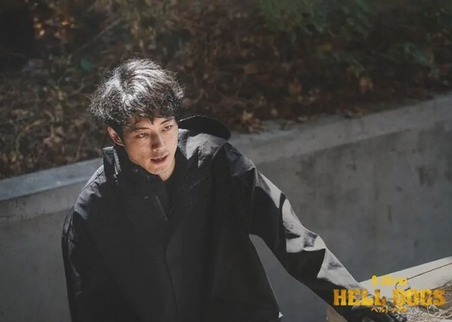 〈헬 독스〉