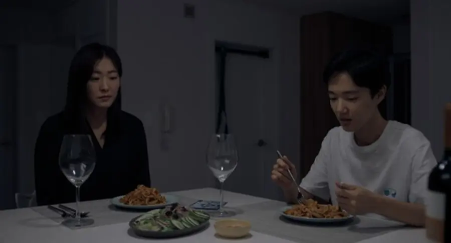 〈럭키, 아파트〉
