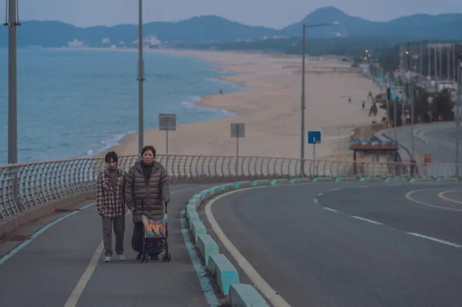 〈아침바다 갈매기는〉
