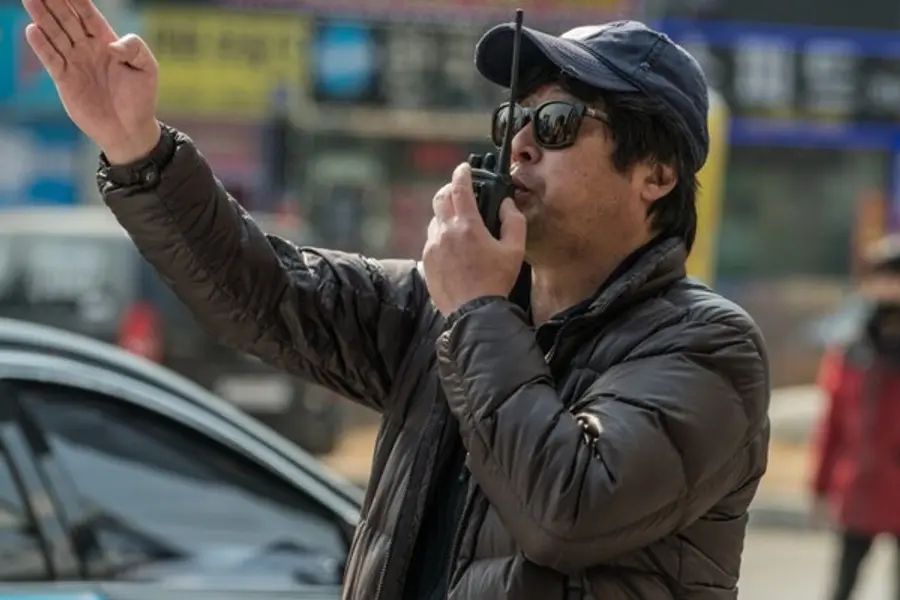〈미성년〉 촬영장의 김윤석 감독