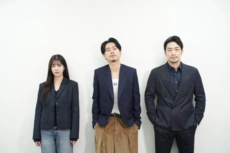 (왼쪽부터) 권은비, 나리타 료, 오타니 료헤이