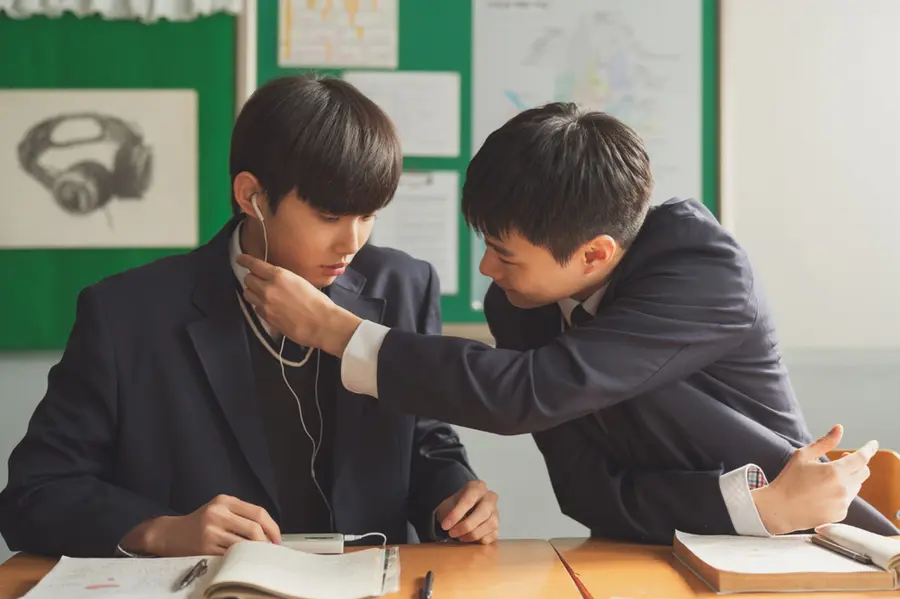〈404 Still Remain, Our 5 Minutes〉