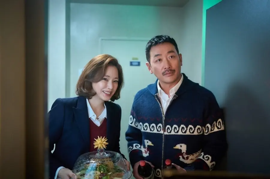영화 '윗집 사람들' 속 한 장면