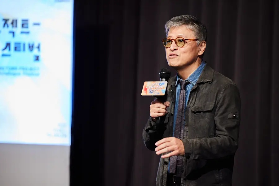 Actor Kwon Hae-hyo sharing his thoughts on the 8th ‘Actor Project – 60-Second Monologue Festival’