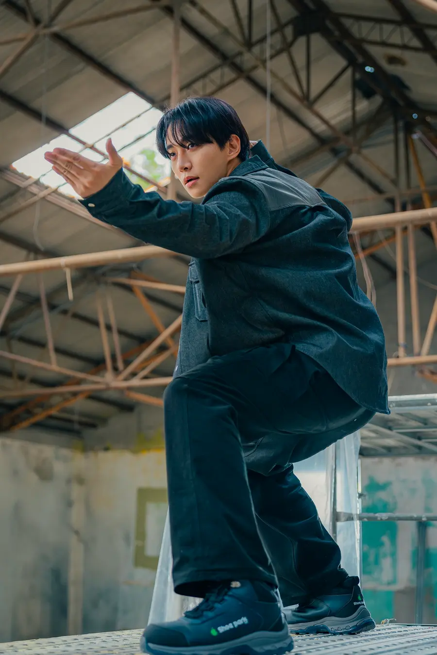드라마 〈태풍상사〉 속 이준호 [tvN 제공]