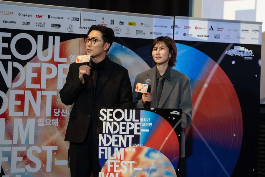 4年連続でソウル独立映画祭2025閉幕式の司会を務める俳優コン・ミンジョン・ソ・ヒョヌ