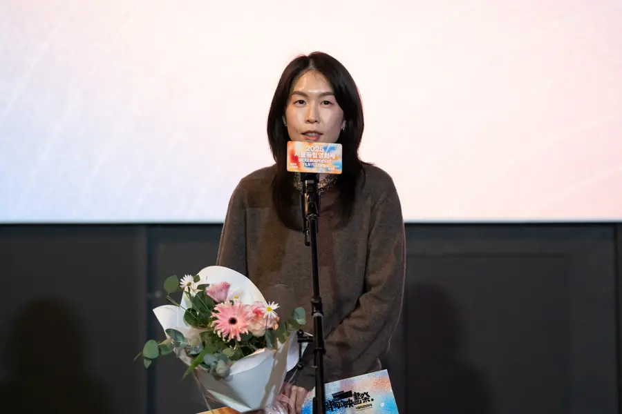 ソウル独立映画祭2025観客賞短編受賞作〈去る人は花を買う〉ナム・ソヒョン監督