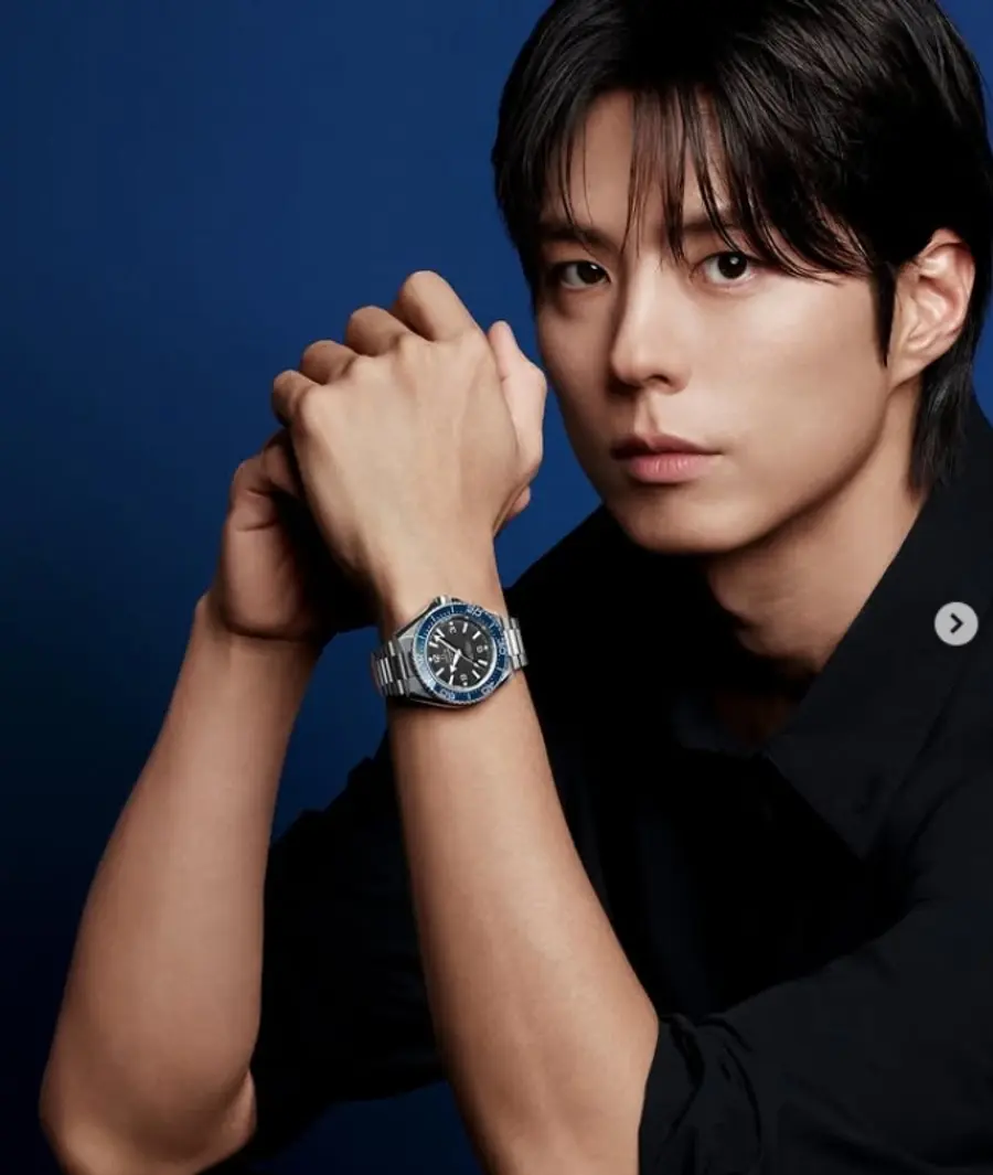 Park Bo-gum exuding refined masculinity
