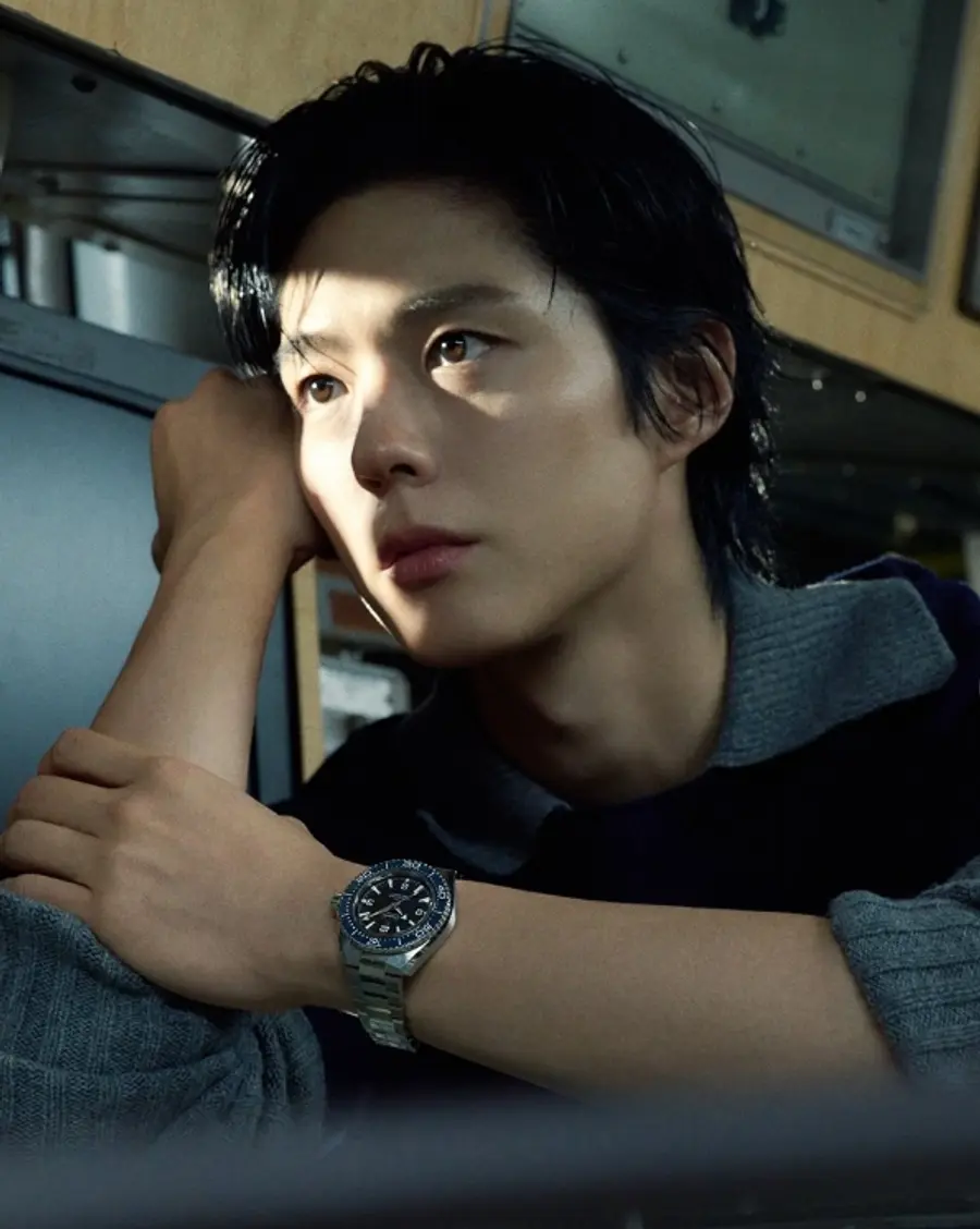 GQ KOREA JANUARY DIGITAL COVER WITH PARK BO GUM [SNS 캡쳐]