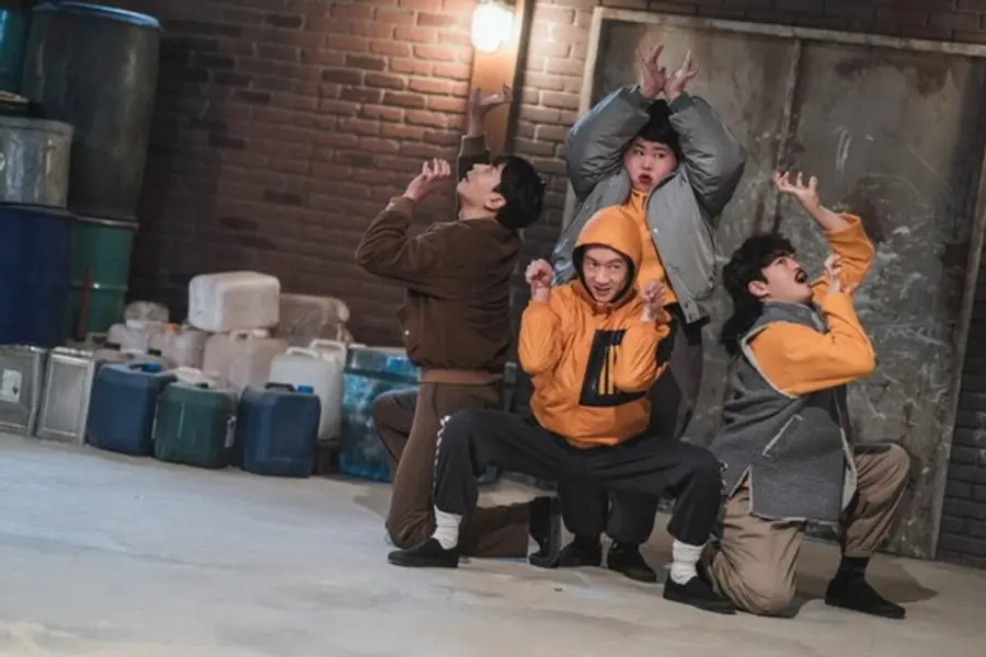 〈닭강정〉백정 닭강정 4인방