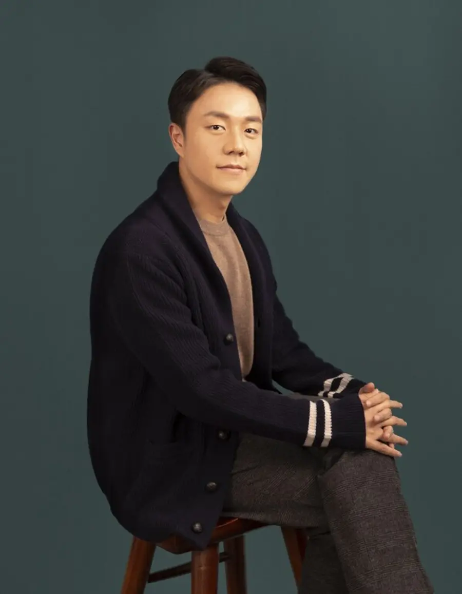 웹소설 〈중증외상센터〉 쓴 의사 출신 작가 한산이가(본명 이낙준) [작가컴퍼니 제공]