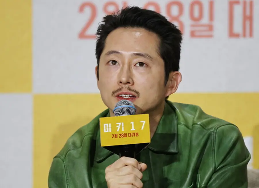 인사말하는 스티븐 연(서울=연합뉴스) 이재희 기자 = 20일 서울 강남구 메가박스 코엑스점에서 열린 영화 '미키17' 기자간담회에서 배우 스티븐 연이 인사말을 하고 있다. 2025.2.20