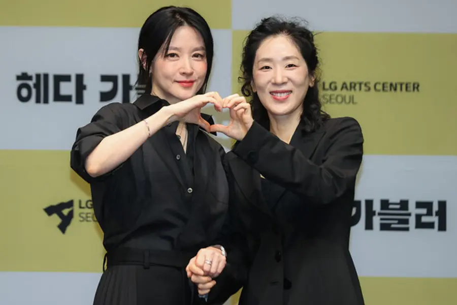 이영애-백지원 (서울=연합뉴스) 류효림 기자