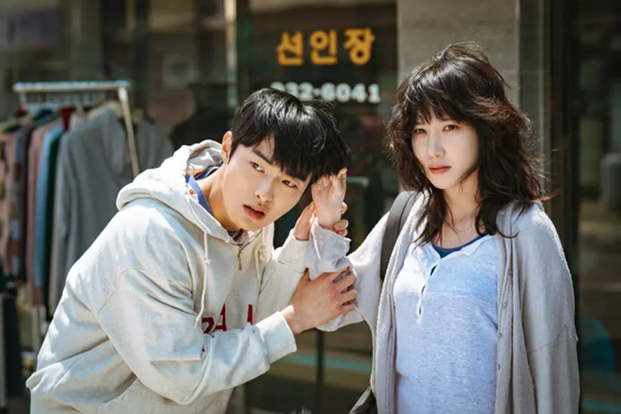 서 실장(윤찬영)과 세옥 - 〈하이퍼나이프〉