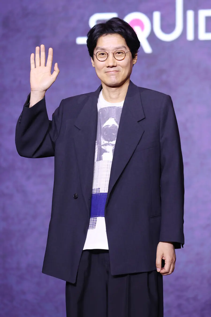 (서울=연합뉴스) 진연수 기자 = 황동혁 감독이 9일 서울 용산구 드래곤시티 호텔에서 열린 넷플릭스 글로벌 흥행작 '오징어 게임' 시즌3 제작발표회에서 포즈를 취하고 있다.