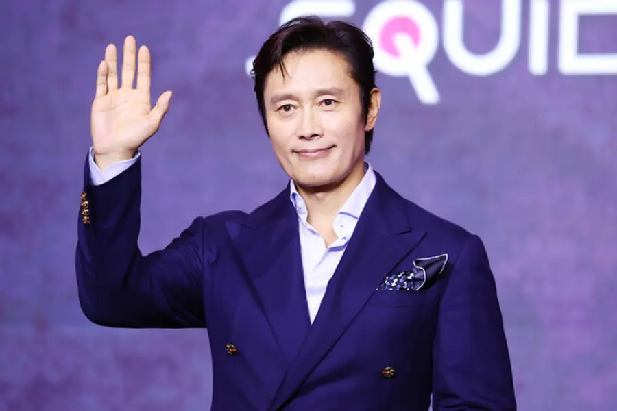 (서울=연합뉴스) 진연수 기자 = 배우 이병헌이 9일 서울 용산구 드래곤시티 호텔에서 열린 넷플릭스 글로벌 흥행작 '오징어 게임' 시즌3 제작발표회에서 포즈를 취하고 있다.
