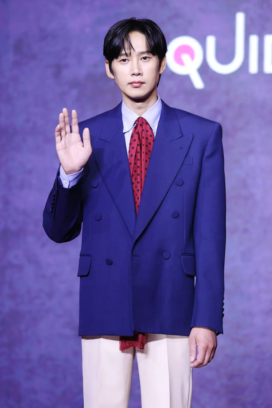 (서울=연합뉴스) 진연수 기자 = 배우 박성훈이 9일 서울 용산구 드래곤시티 호텔에서 열린 넷플릭스 글로벌 흥행작 '오징어 게임' 시즌3 제작발표회에서 포즈를 취하고 있다.