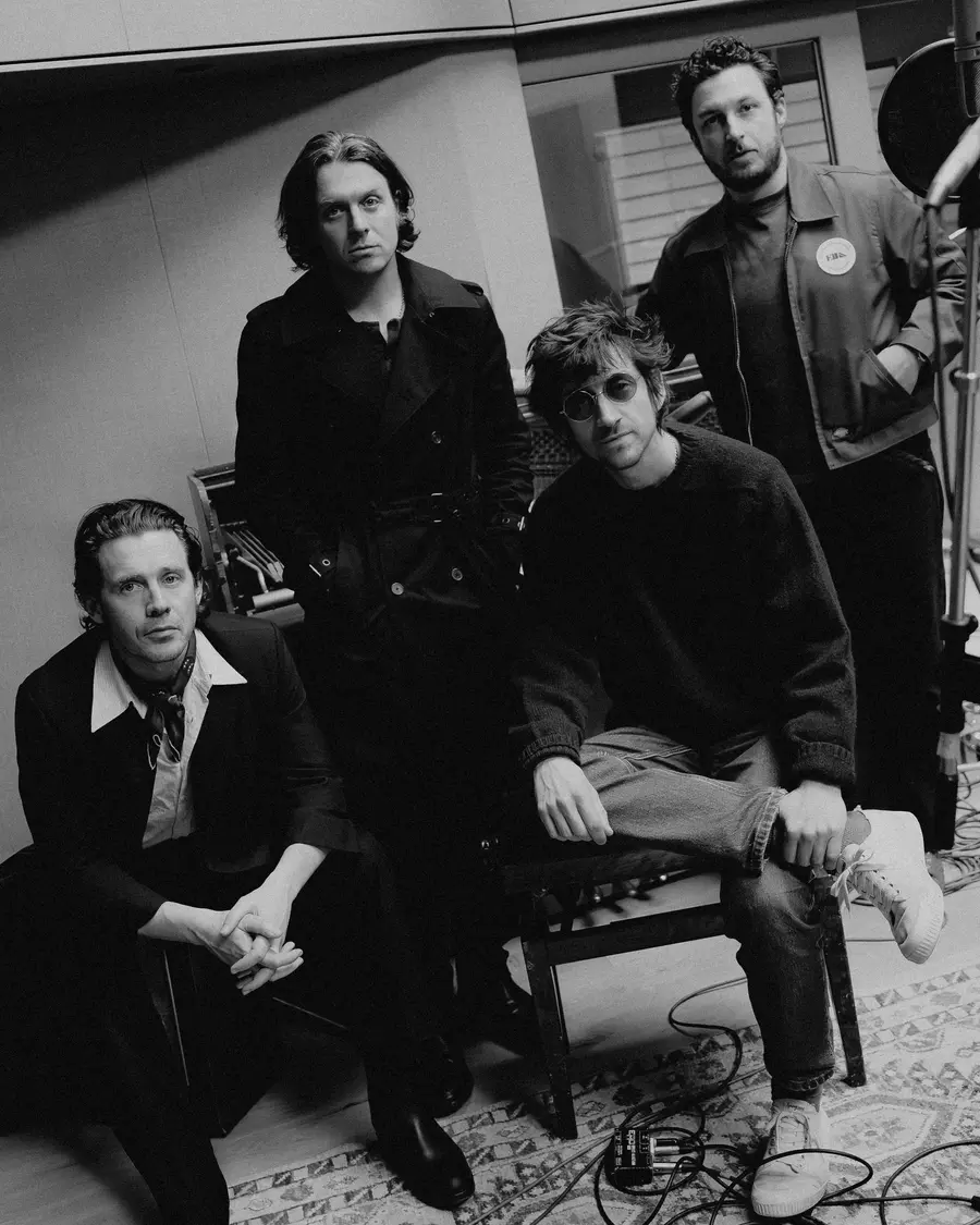 Band Arctic Monkeys released 'Opening Night' [Beggar's Group provided·Phoebe Fox photo]