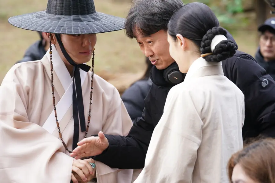 〈The Man Living in the Palace〉 Behind-the-Scenes Cut