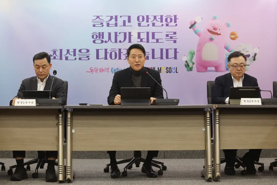 BTS 컴백 프로젝트 관련 현안 점검회의 (서울=연합뉴스) 박동주 기자 = 오세훈 서울시장이 4일 서울시청에서 열린 BTS 컴백 프로젝트 관련 현안 점검회의에서 발언하고 있다.