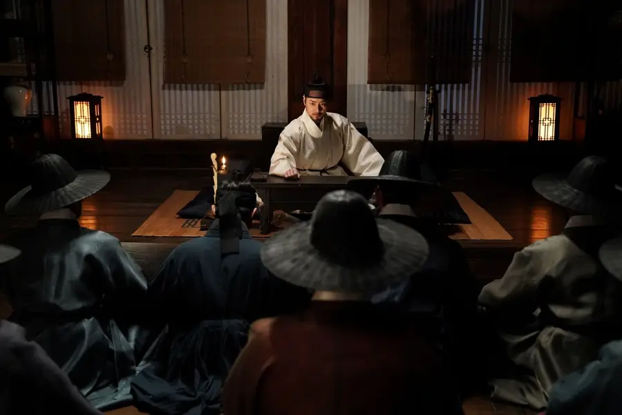 〈與王同居的男人〉 為端宗復位運動聚集的人們