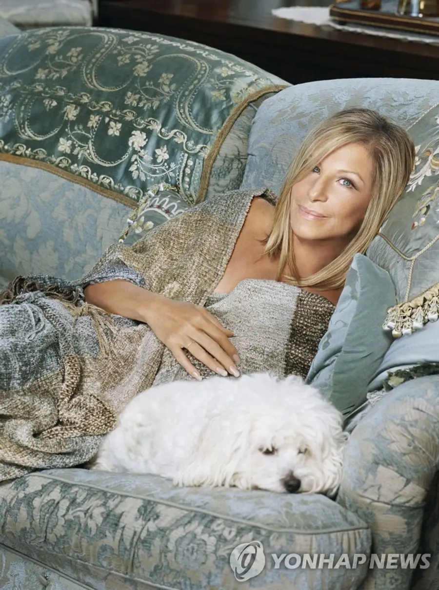 Barbra Streisand in 2009, after releasing her 63rd album 〈〈Provided by Sony Music Korea〉〉