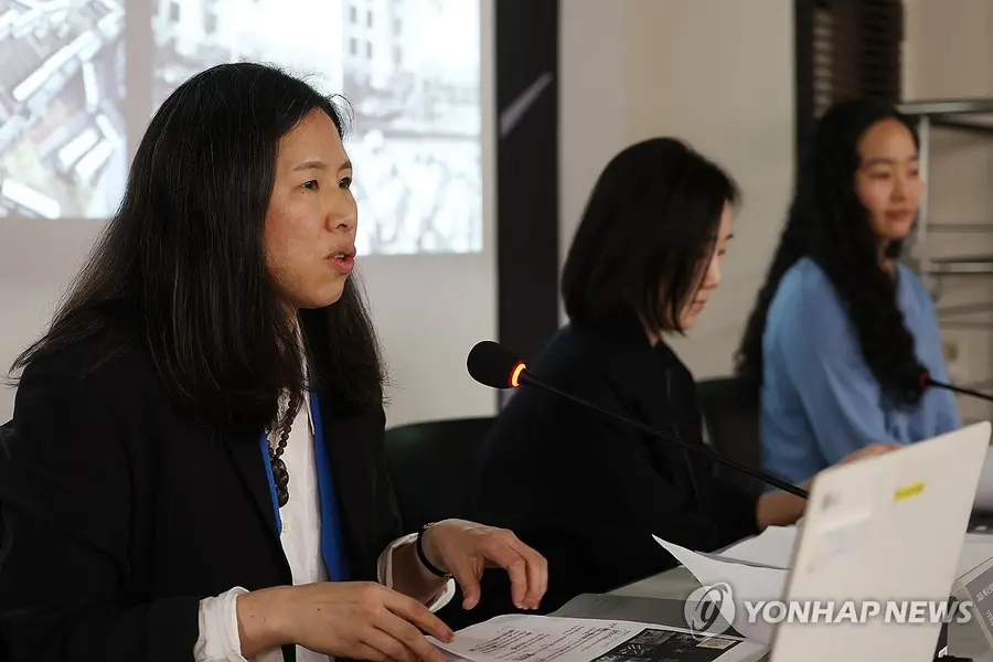 설명하는 최빛나 한국관 예술감독(서울=연합뉴스) 강민지 기자 = 최빛나 한국관 예술감독이 19일 서울 종로구 아르코미술관에서 2026년 베네치아비엔날레 제61회 국제미술전 한국관 전시 간담회를 하고 있다. 2026.3.19 mjkang@yna.co.kr