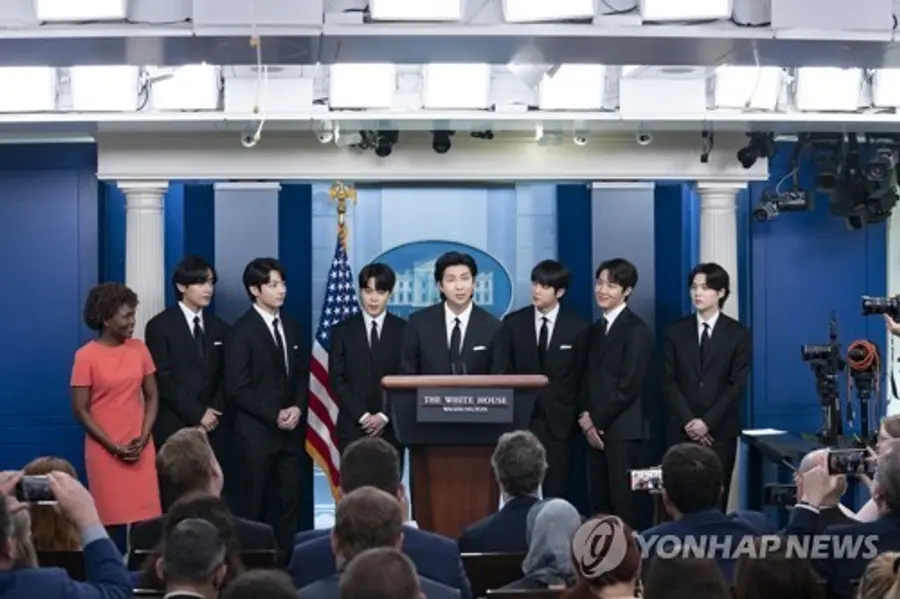 2022 年在白宮發表談話的 BTS（防彈少年團）［由 Hive 提供。禁止轉售及作為資料庫（DB）使用］