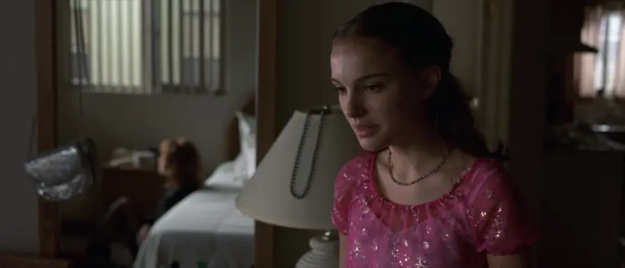 〈Anywhere But Here〉