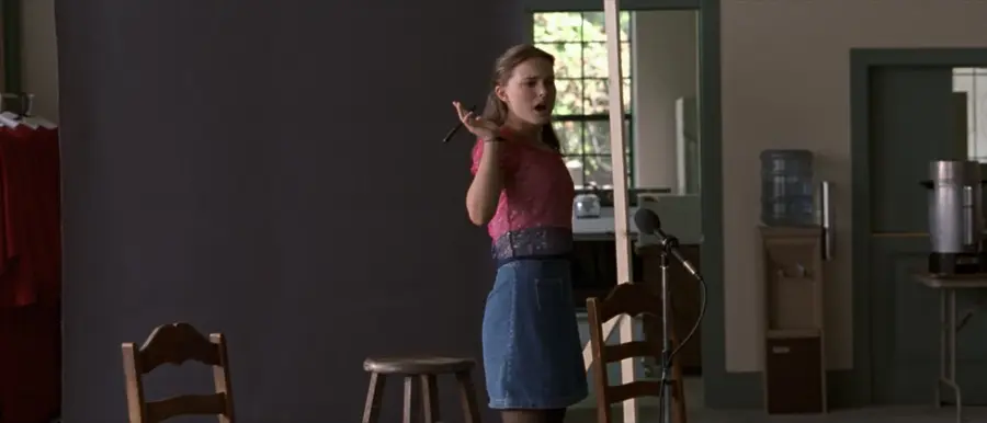 〈Anywhere But Here〉