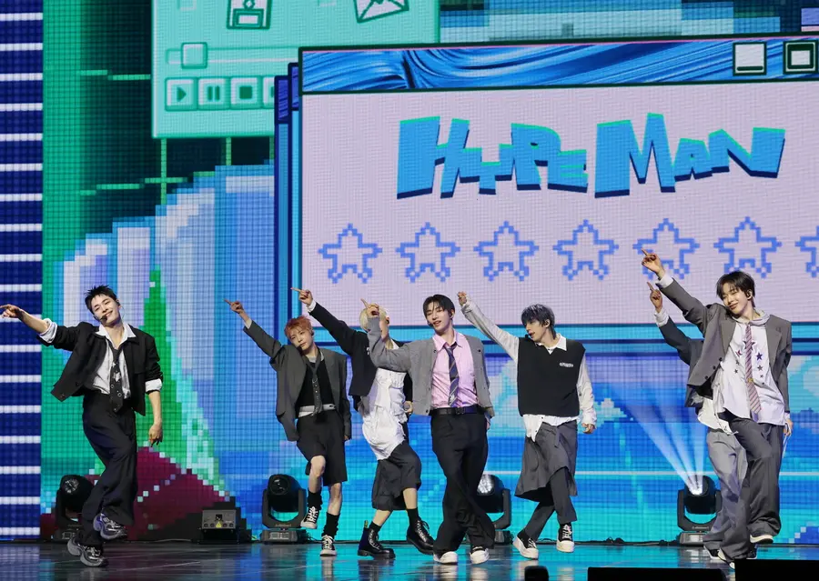 發表第2張單曲的NEXZ（NEXZ）27日在首爾龍山區Blue Square舉行《Mmchk》（Mmchk）發表會