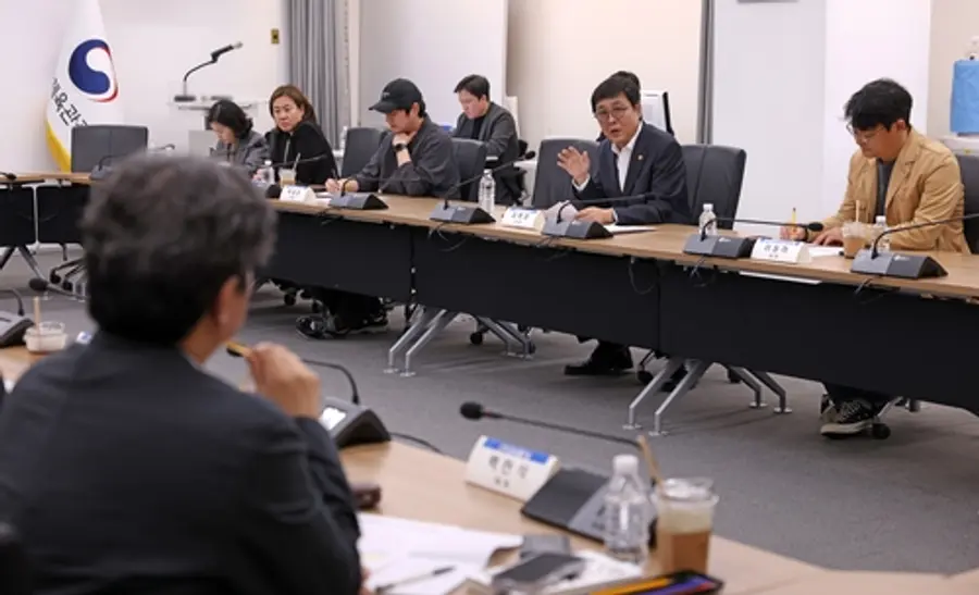 Third Meeting of the Film & Video Division of the Advisory Committee on Cultural and Arts Policy [Provided by the Ministry of Culture, Sports and Tourism. Redistribution and DB prohibition]
