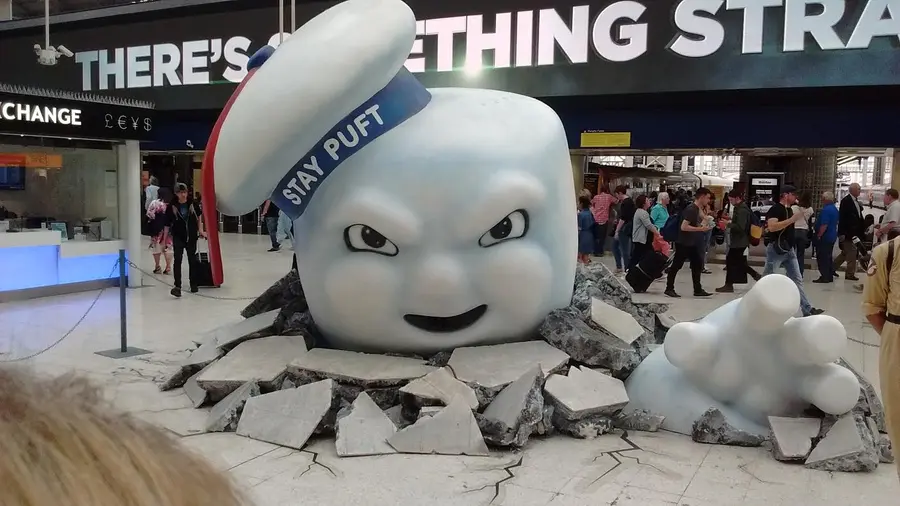 ロンドン・ウォータールー駅のマシュマロマン
