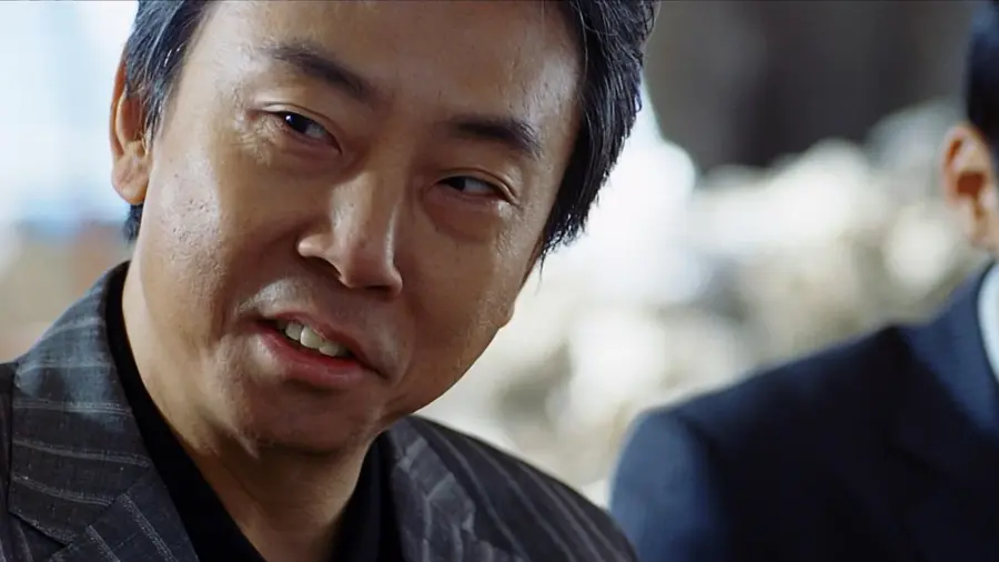 〈作戦〉 ウ博士 (シン・ヒョンジョン)