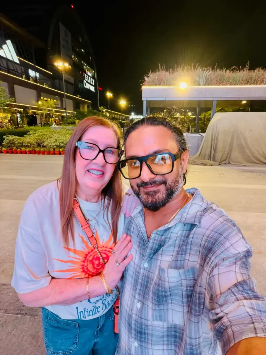 Jenny Slatten, Sumit Singh