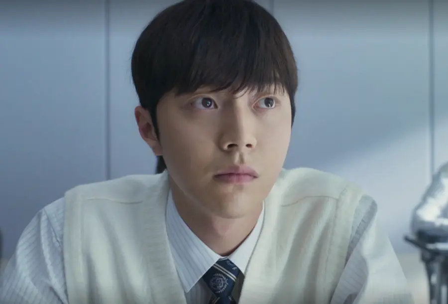 〈The Mathematician in a Strange Land〉