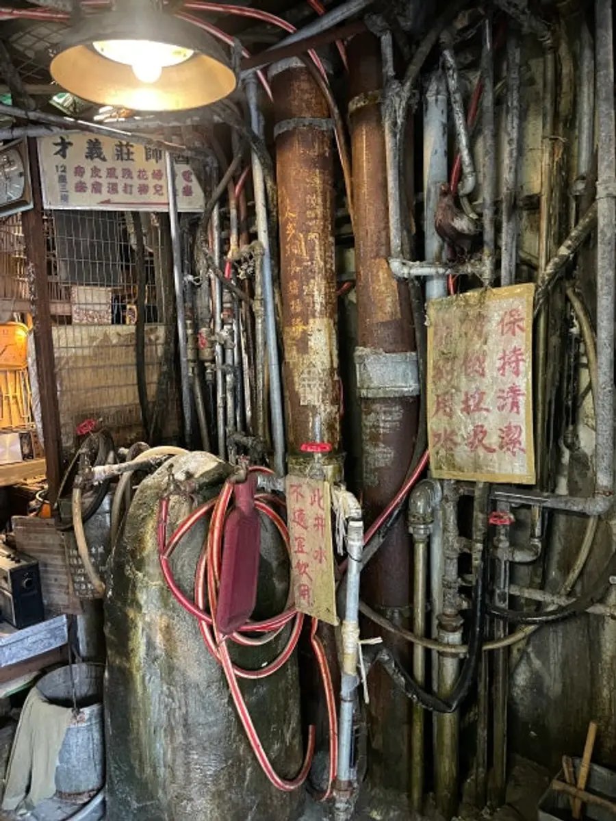 〈九龍城砦(無法地帯)〉 セット内部(写真=周成哲)